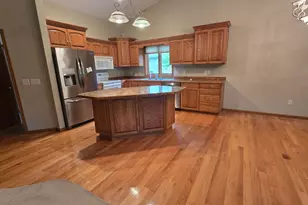 1405 26th St SW, Austin, MN 55912 - Photo 11