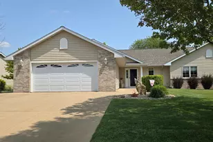 1405 26th St SW, Austin, MN 55912 - Photo 1