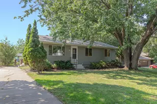 6071 45th St N, Oakdale, MN 55128 - Photo 1