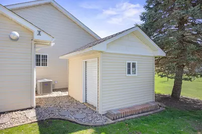 955 Park Drive, Belle Plaine, MN 56011 - Photo 35