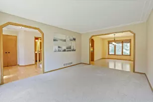 2477 Windsor Ln, Woodbury, MN 55125 - Photo 7