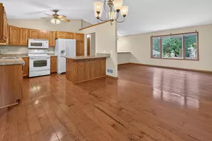 108 Celestine Cir, Mankato, MN 56001 - Photo 9
