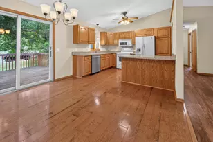 108 Celestine Cir, Mankato, MN 56001 - Photo 7