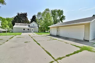 466 Bluff St NE, Hutchinson, MN 55350 - Photo 17