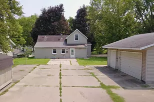 466 Bluff St NE, Hutchinson, MN 55350 - Photo 1