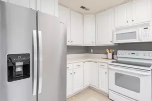 6165 Chasewood Pkwy, Minnetonka, MN 55343 - Photo 9