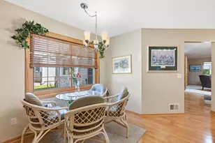 7590 Newbury Rd, Woodbury, MN 55125 - Photo 15