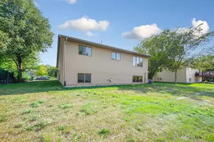 1676 Castle Dr, North Mankato, MN 56003 - Photo 39