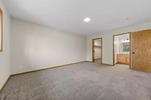 1676 Castle Dr, North Mankato, MN 56003 - Photo 19