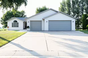 25 Benson Dr S, Lewiston, MN 55952 - Photo 1