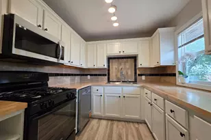 1306 Woodhill Rd, Burnsville, MN 55337 - Photo 9