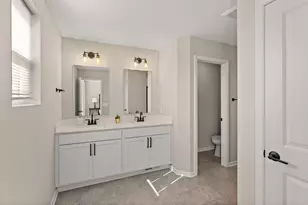 11255 Crestbury Dr, Woodbury, MN 55129 - Photo 15