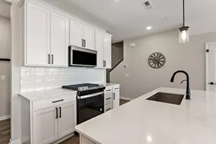 11255 Crestbury Dr, Woodbury, MN 55129 - Photo 5