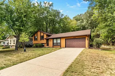 13045 Eveleth Avenue, Apple Valley, MN 55124 - Photo 3
