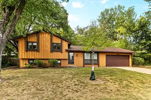 13045 Eveleth Ave, Apple Valley, MN 55124 - Photo 3