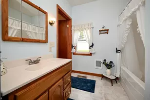 37000 Krage Dr, Winona, MN 55987 - Photo 9