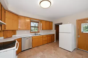 2011 Missouri Ave, Superior, WI 54880 - Photo 3
