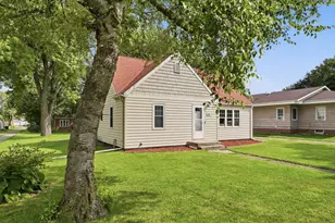 308 Colfax Ave NW, Renville, MN 56284 - Photo 5