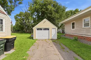 308 Colfax Ave NW, Renville, MN 56284 - Photo 7