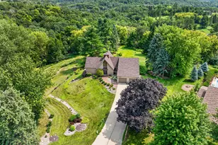 3640 Lakeview Ct NE, Rochester, MN 55906 - Photo 3