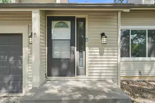 8687 Ridgewind Rd, Eden Prairie, MN 55344 - Photo 3