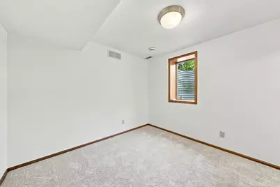 8687 Ridgewind Road, Eden Prairie, MN 55344 - Photo 17