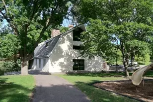 8687 Ridgewind Rd, Eden Prairie, MN 55344 - Photo 27