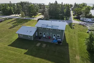 37597 Lakeview Dr, Warroad, MN 56763 - Photo 25