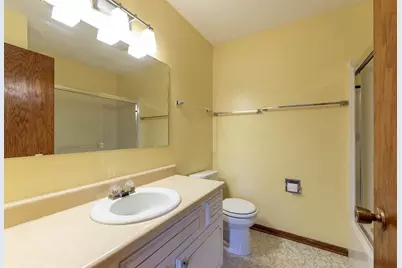 1833 Crestview Drive, New Ulm, MN 56073 - Photo 15