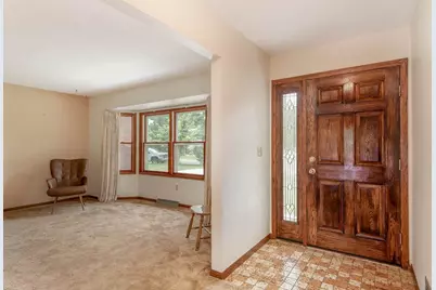 1833 Crestview Drive, New Ulm, MN 56073 - Photo 3