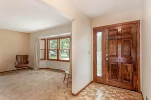 1833 Crestview Dr, New Ulm, MN 56073 - Photo 3