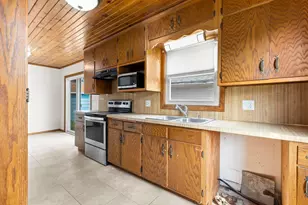 802 Center St, North Mankato, MN 56003 - Photo 15