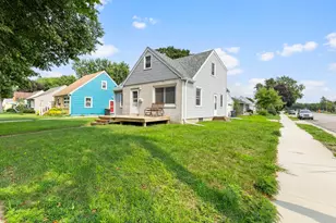802 Center St, North Mankato, MN 56003 - Photo 5