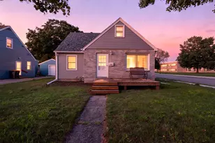 802 Center St, North Mankato, MN 56003 - Photo 1