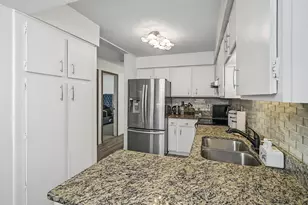 8445 Morgan Ln, Eden Prairie, MN 55347 - Photo 15