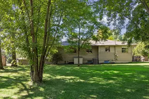2704 Shawnee Ln, Burnsville, MN 55337 - Photo 37