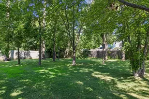 2704 Shawnee Ln, Burnsville, MN 55337 - Photo 35