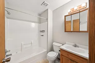 6262 7th St N, Oakdale, MN 55128 - Photo 19