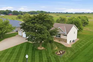 2759 11th Ave SE, Willmar, MN 56201 - Photo 3