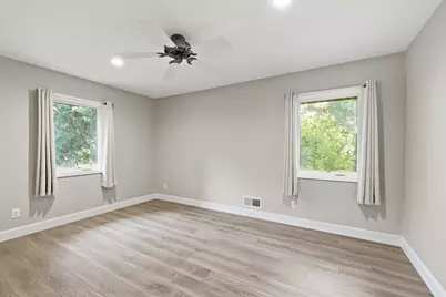 8024 Upton Avenue S, Bloomington, MN 55431 - Photo 11