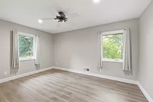 8024 Upton Ave S, Bloomington, MN 55431 - Photo 11