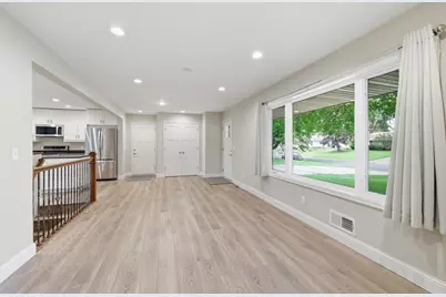 8024 Upton Avenue S, Bloomington, MN 55431 - Photo 5