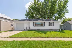 333 1st St SE, Blooming Prairie, MN 55917 - Photo 3