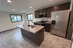 1427 Sunrise Ave SE, Rochester, MN 55904 - Photo 7