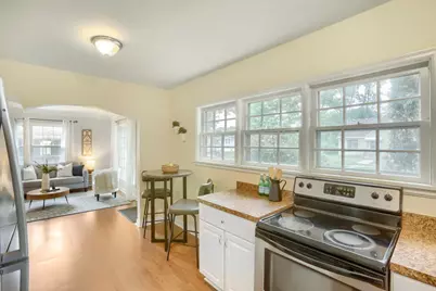 1882 Hawthorne Avenue E, Saint Paul, MN 55119 - Photo 9