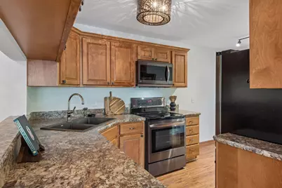 1756 Helena Road N, Oakdale, MN 55128 - Photo 7