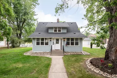 305 8th Avenue E, Alexandria, MN 56308 - Photo 1