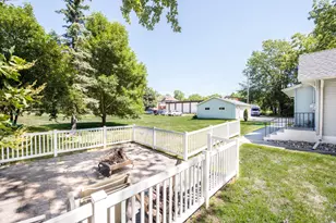 305 8th Ave E, Alexandria, MN 56308 - Photo 27