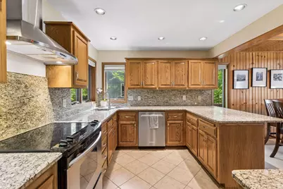225 Peninsula Road, Medicine Lake, MN 55441 - Photo 11