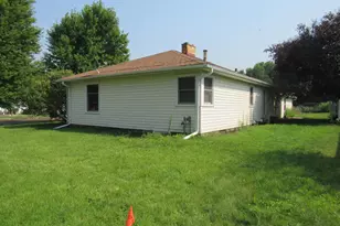406 S Linton St, Blue Earth, MN 56013 - Photo 5